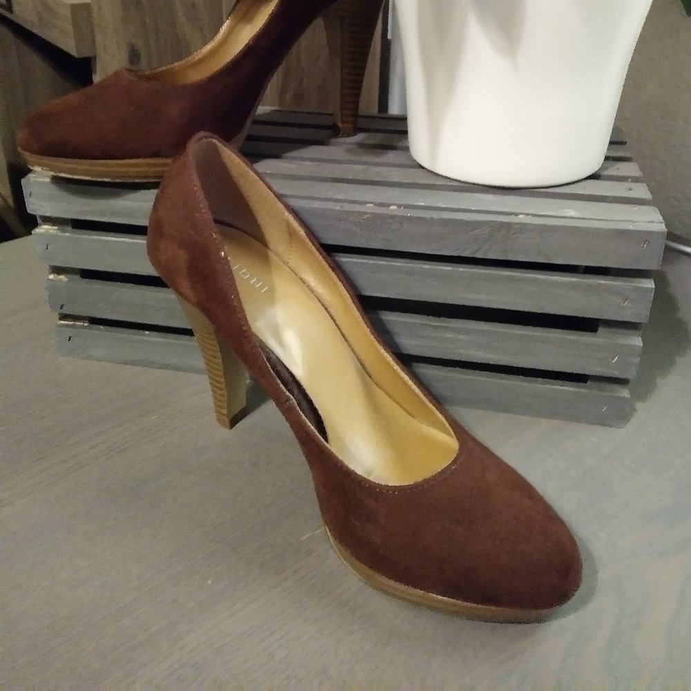 Fioni Heels - Picture 3 of 3